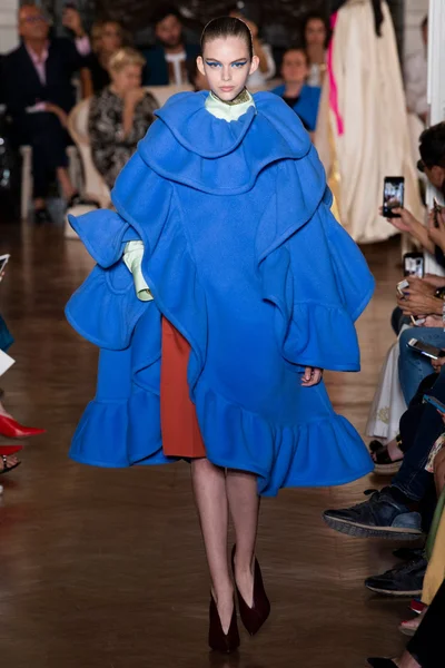 Look 27